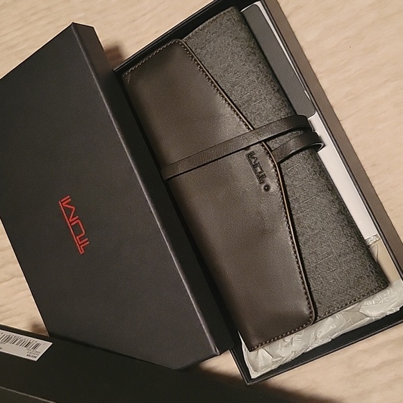 Tumi Nester Jewelry Roll Earl Grey - Picture 6 of 11